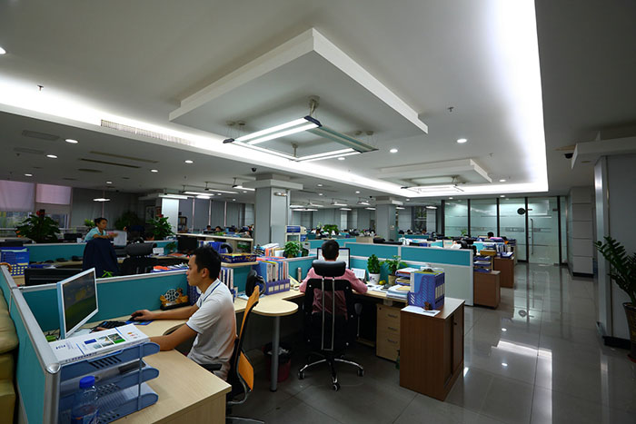 中亞鋁型材廠家辦公室一角-工業(yè)鋁型材生產(chǎn)廠家